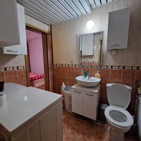 Apartment Apartment *