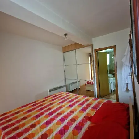 Apartment Apartment *